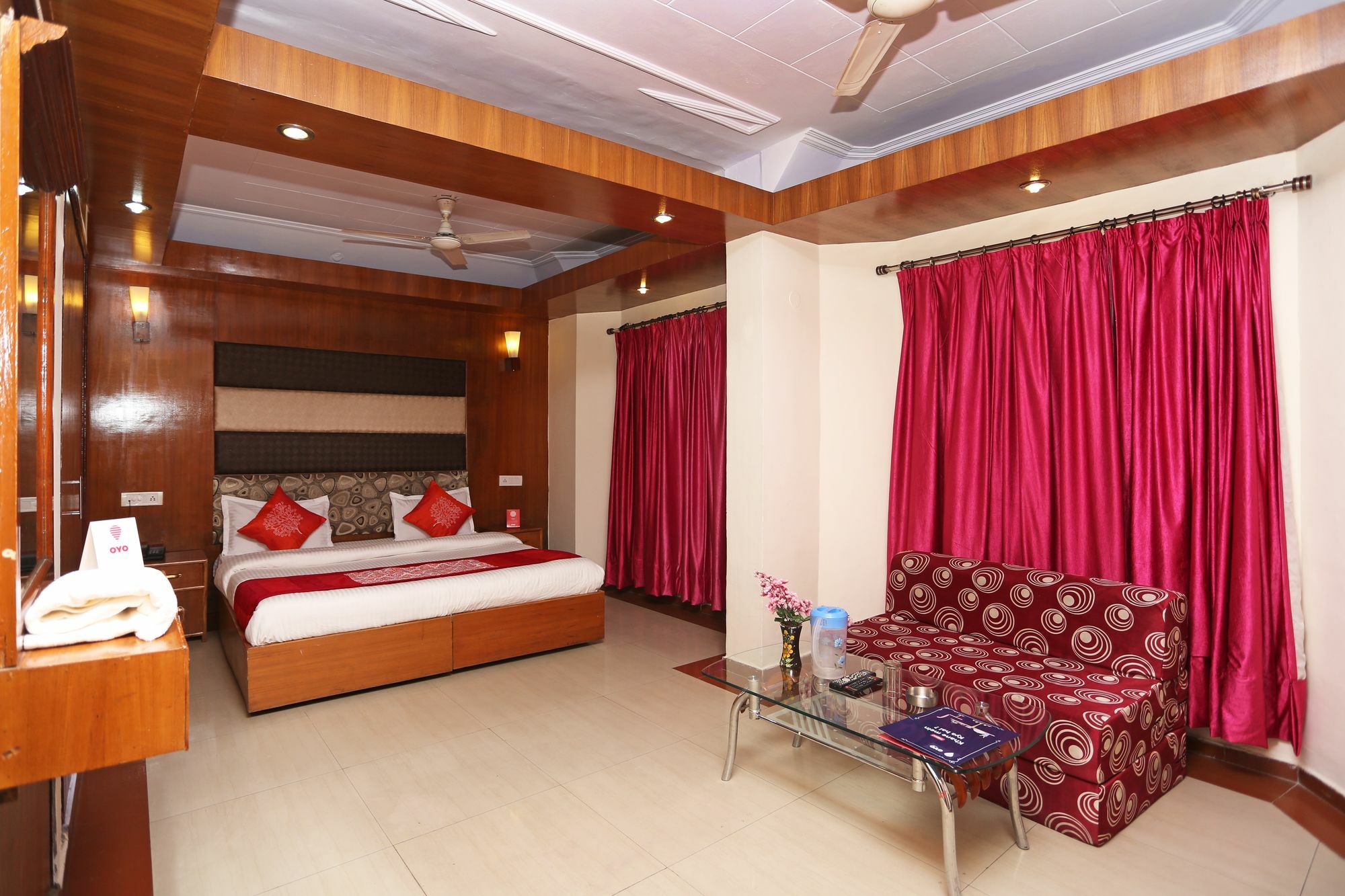 Oyo 8637 Shivam Hotel ムスーリー エクステリア 写真